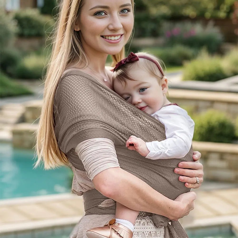 bebe porte en echarpe voyage café - Bébé Logis